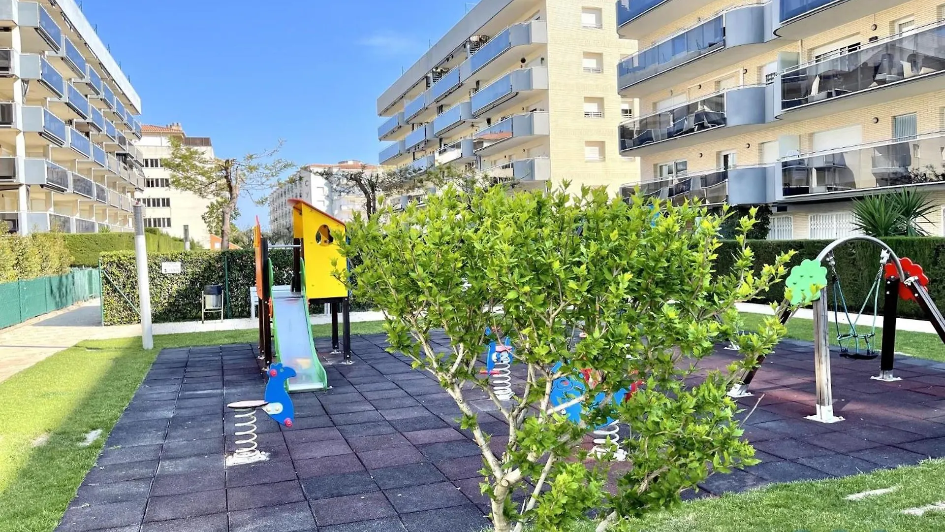 Apartbeach Nova Pineda 2 Y Vistas Piscina La Pineda 0*,  Spain